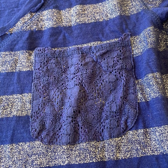 long sleeve tee - Picture 2 of 3